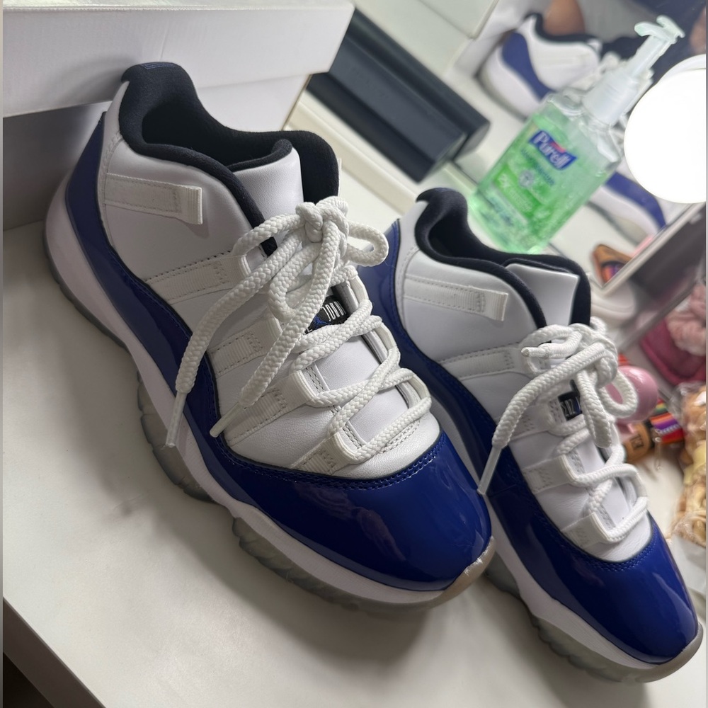 WMNS Air Jordan 11 retro low